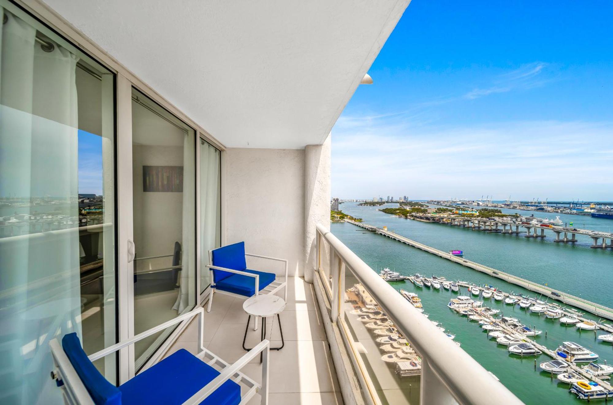 Appartamento 4 Bedroom With Stunning Balcony View Miami