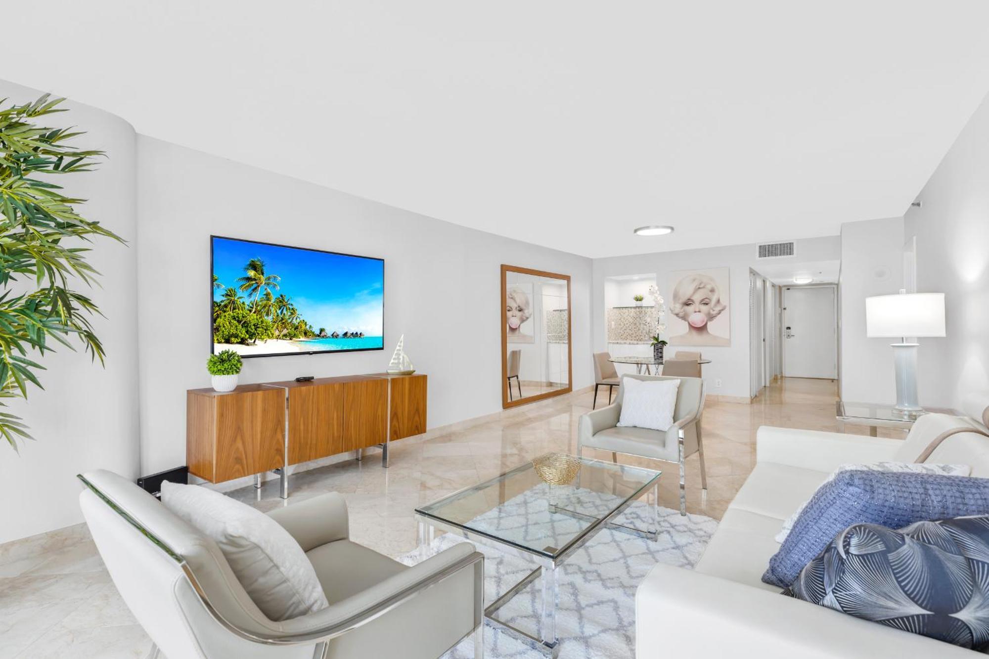 4 Bedroom With Stunning Balcony View Appartamento *